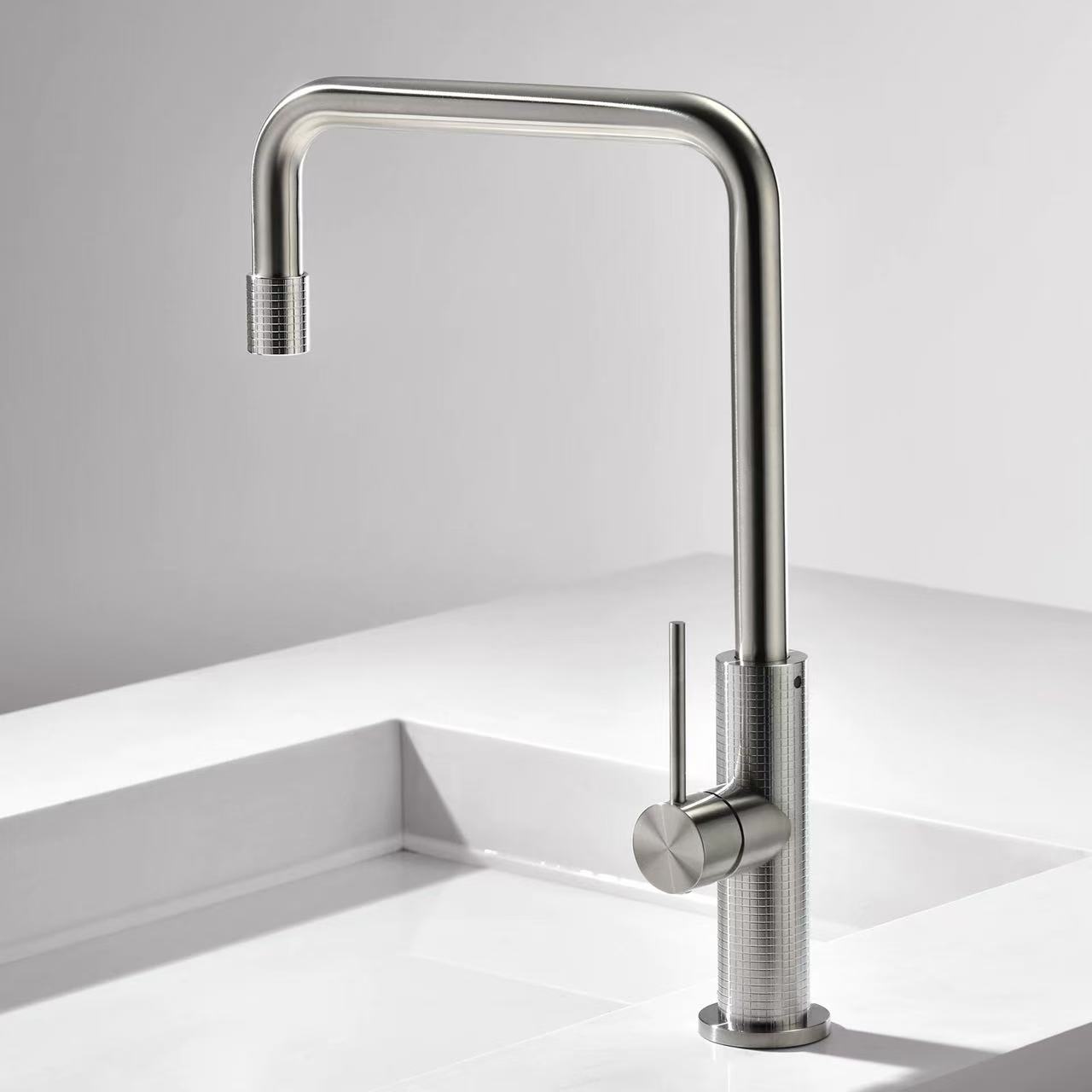 Minimalist L-Shaped Tube Knurled Kitchen Hot And Cold Faucet